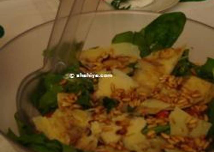 Recipe of Homemade Fresh Spinach and Cherry Tomatoe Salad