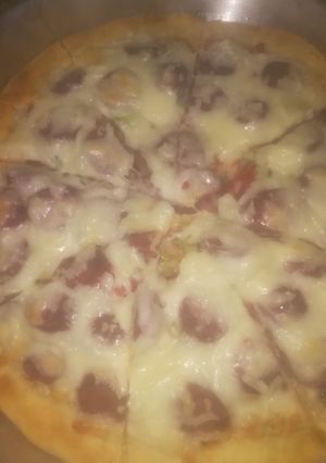صورة لوصفة بيتزا بالسوسيس