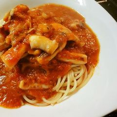 A picture of Calamari in Tomato Sauce Pasta.