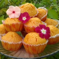 A picture of T's simply sunny orange cupcakes.