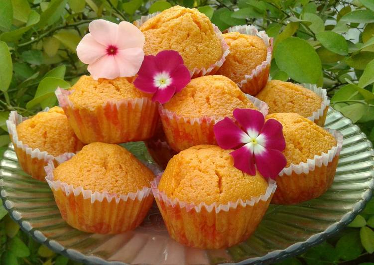 Simple Way to Prepare Super Quick Homemade T&#39;s simply sunny orange cupcakes