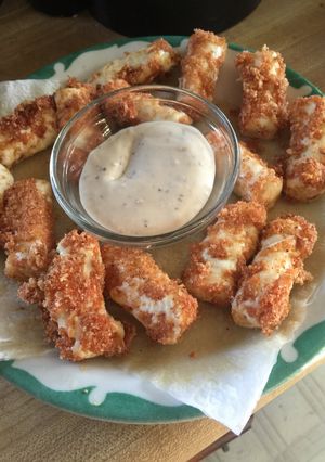 A picture of Lo Carb Mozzarella Sticks.