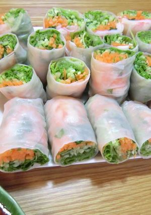 A picture of Fresh Spring Rolls with Shrimp.
