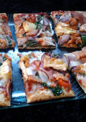A picture of Ladybirds Duck and Feta Pizza ..