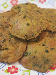 बाजरा मेथी पूरी (Bajra methi puri recipe in Hindi) रेसिपी मुख्य फोटो