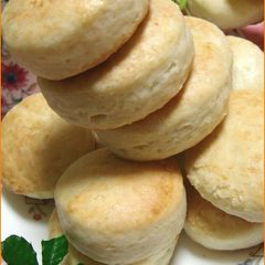 A picture of American-Style Biscuits.