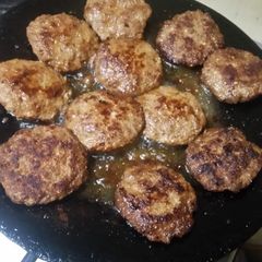 A picture of Kachy keemy ki tikkia kabab.