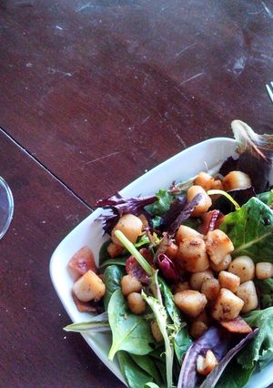 A picture of Bacon Cooked Scallop Salad.