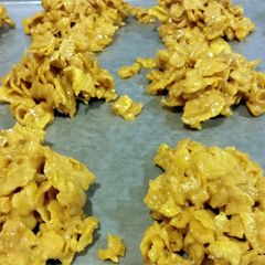 Cornflake candy A picture of Cornflake candy.
