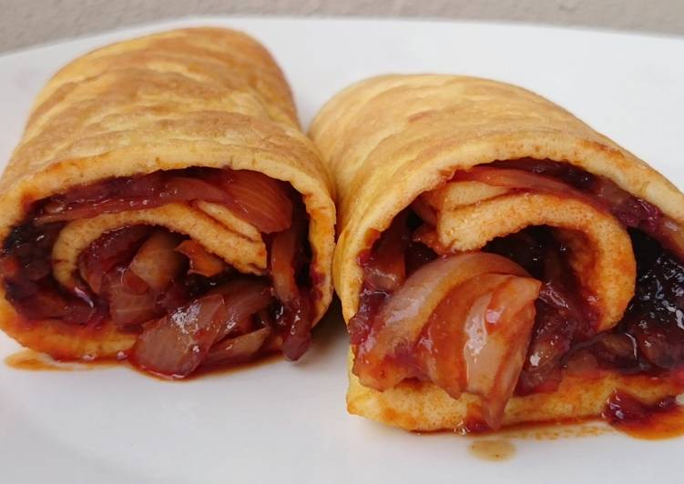 Recipe of Speedy Spicy Onion Omelette Roll