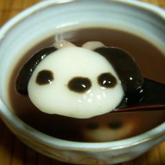 Chilled Dessert "Doggie Mochi Balls in Anko Soup" A picture of Chilled Dessert "Doggie Mochi Balls in Anko Soup".