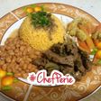 Carne guisada, arroz amarillo, pork & beans y ensalada
