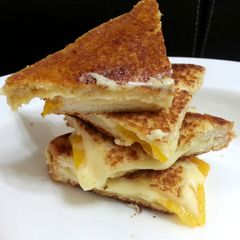 A picture of Peach And Cheese Sandwich.