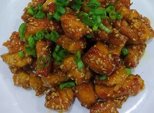 Hình của món Ức gà sốt chanh leo.