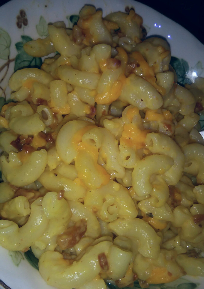 A picture of Pig in the Elbow (Bacon Mac & Cheese).
