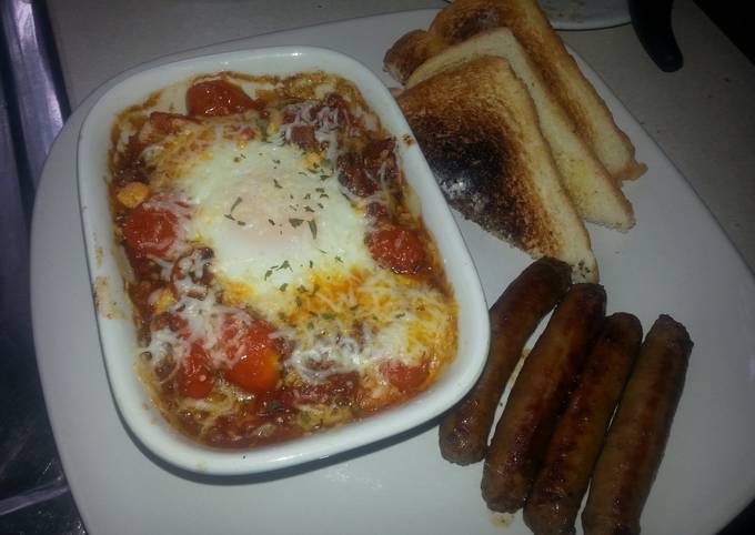 Recipe of Super Quick Homemade Shakshuka:eggs in fiery tomatoes