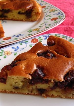 A picture of Tofu Cake with Walnuts and An (Sweet Bean Paste).