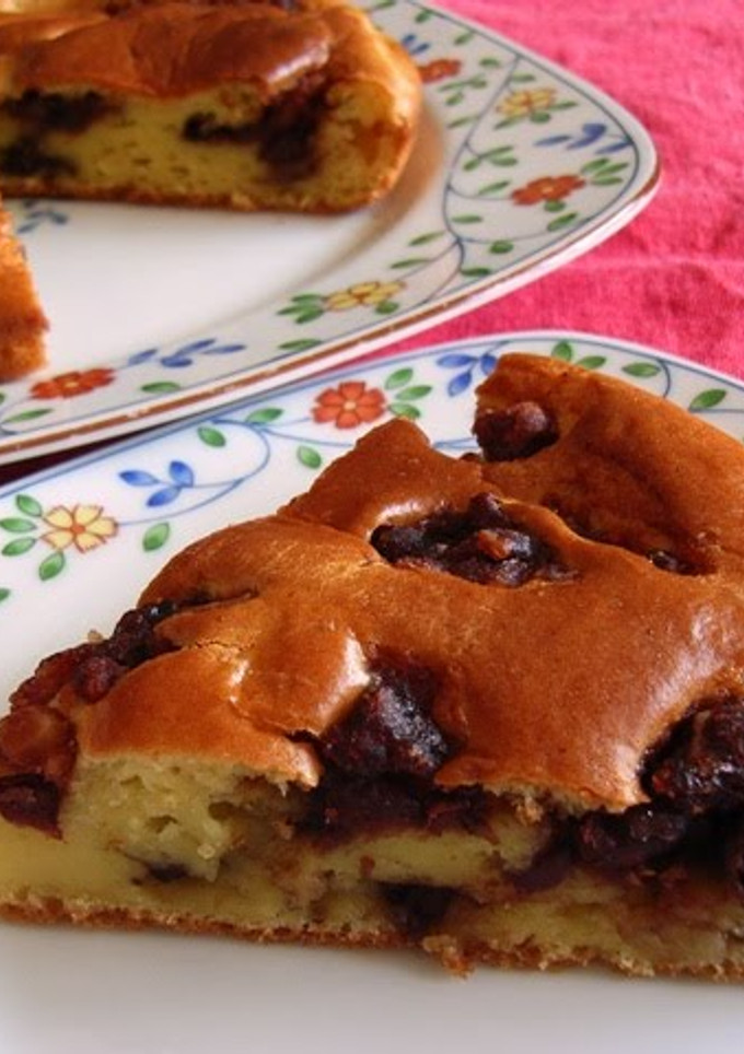 A picture of Tofu Cake with Walnuts and An (Sweet Bean Paste).