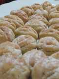 Walnut stuffed cookies - maamoul bi joz