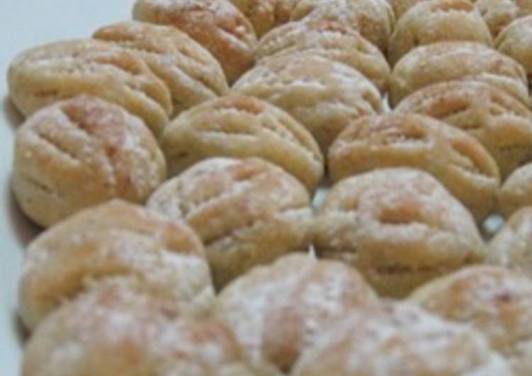 Healthy Recipe of Walnut stuffed cookies - maamoul bi joz