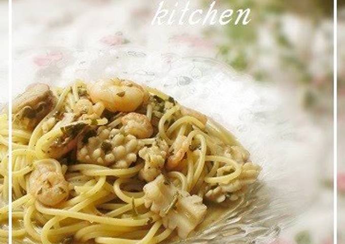 Fragrant Basil Seafood Soup Pasta