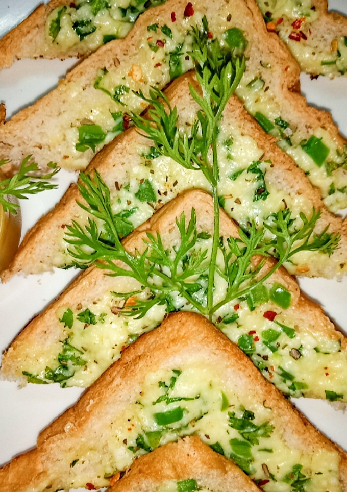 சில்லி சீஸ் டோஸ்ட் (Chilli cheese toast recipe in tamil) செய்முறை முக்கிய புகைப்படம்