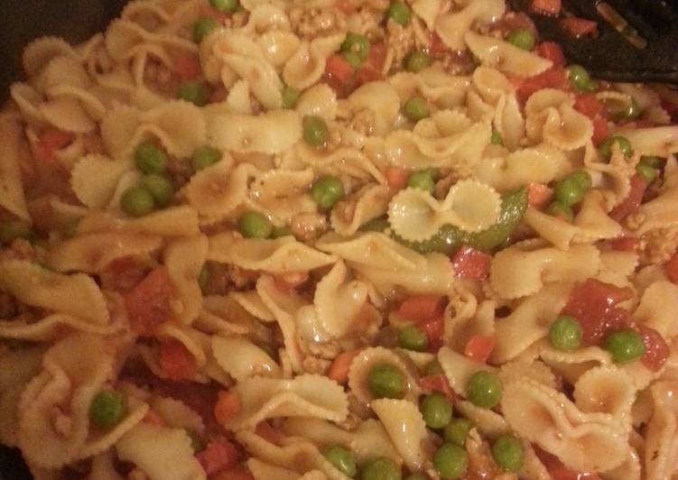 Step-by-Step Guide to Prepare Award-winning Chicken and veg pasta