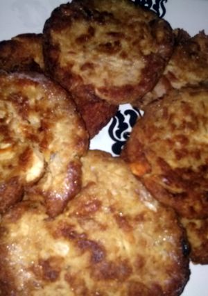 A picture of tuna patties.