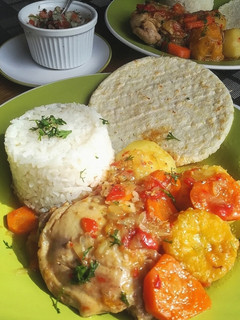 Una foto de Sudado de pollo 🍗
