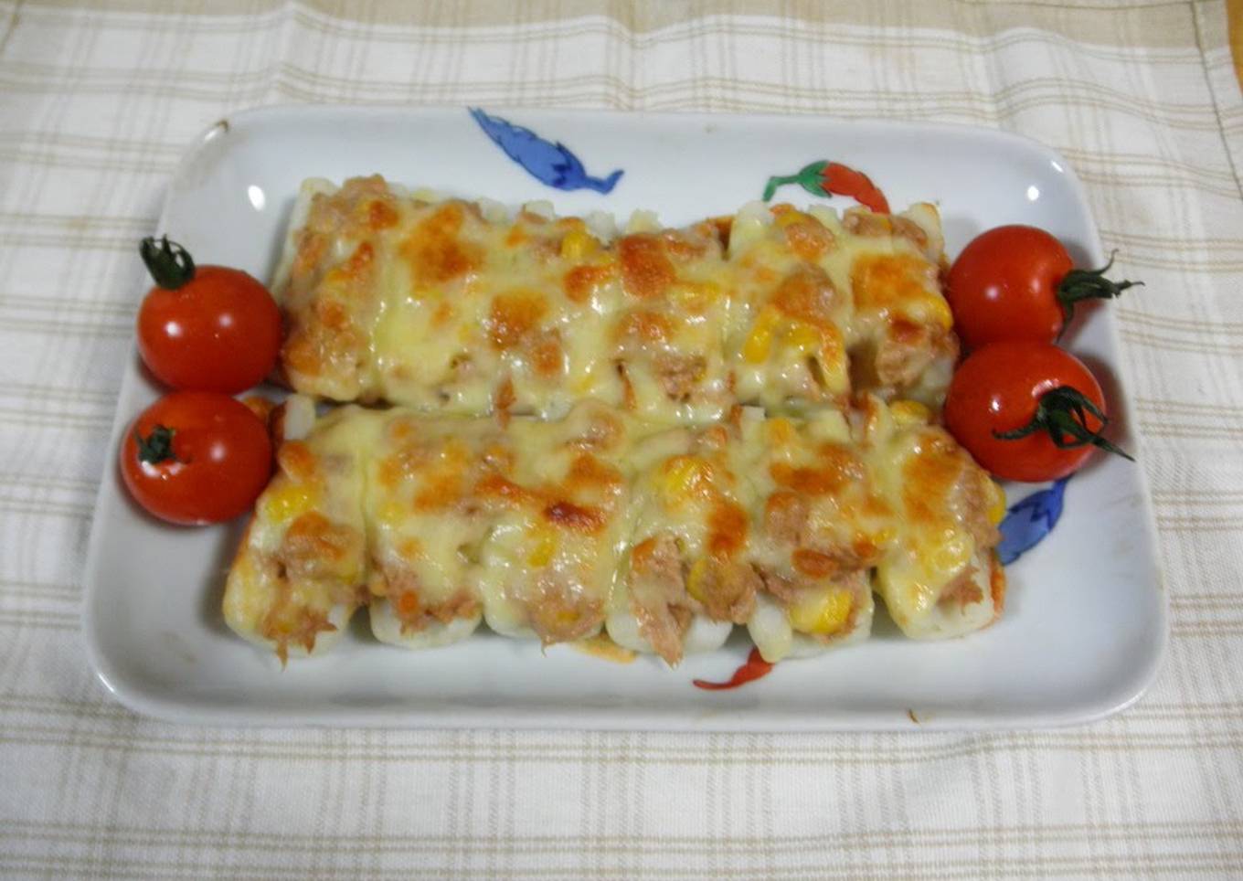 Baked Chikuwa with Tuna and Mayonnaise