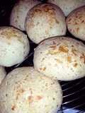 brazilian cheese bun aka pao de queijo