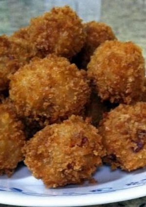 A picture of Loaded Potato Fritters.