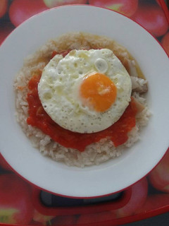 Una foto de Arroz a la cubana con careta