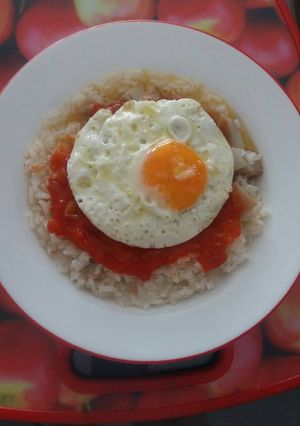 Una foto de Arroz a la cubana con careta