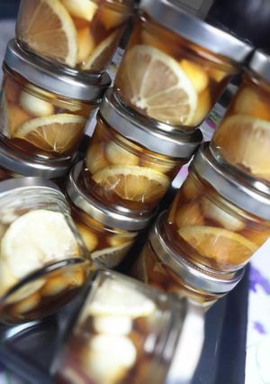 A picture of Honey & Lemon Garlic Pickles.