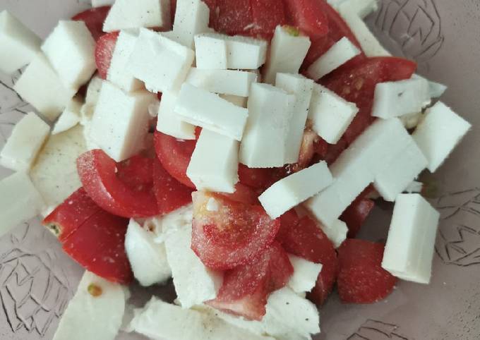 Tomate-Mozzarella mit Ziegenkäse