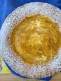 Crostata con composta di prugne e yogurt aromatizzato al cardamomo e zenzero - no glutine e lattosio