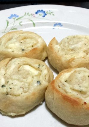 A picture of Creamy Ranch Stuffed Pinwheels.