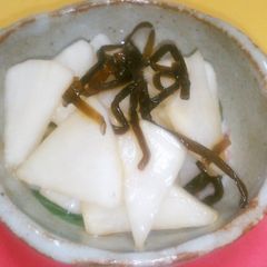 A picture of Easy 5-Minute Daikon Radish Pickle.