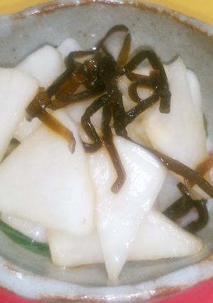 A picture of Easy 5-Minute Daikon Radish Pickle.