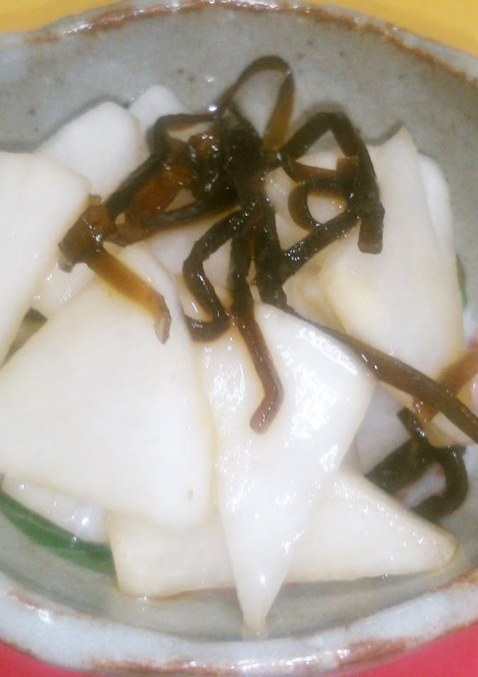 A picture of Easy 5-Minute Daikon Radish Pickle.