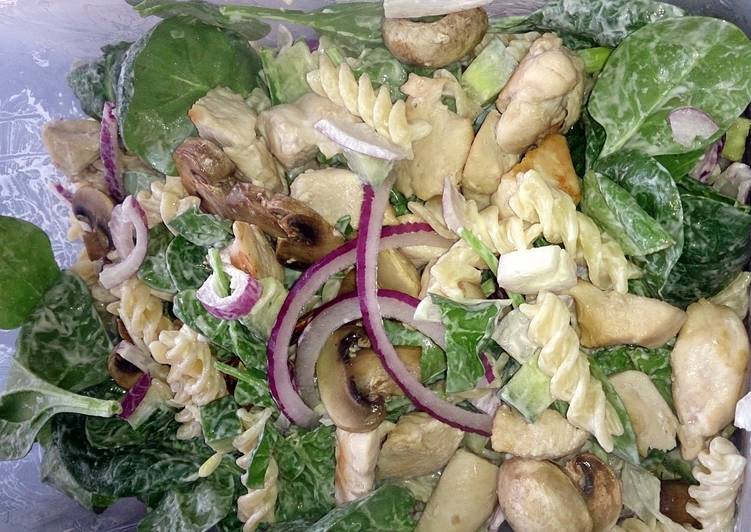 Recipe of Homemade chicken &amp; mushroom pasta with baby spinach