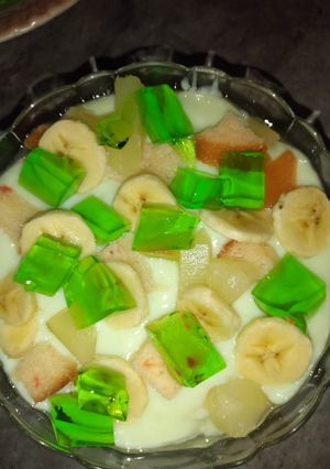 A picture of Fruit custard.