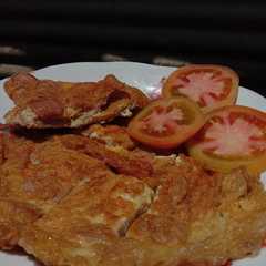 A picture of Sosis Telur dadar.