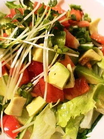 Easy Steps to Make Recipes Avocado &amp; Tomato Salad the Can Spoil the Tongue Can Pamper Your Tongue.