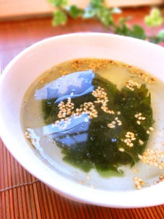 A picture of Instant Wakame Seaweed Soup.