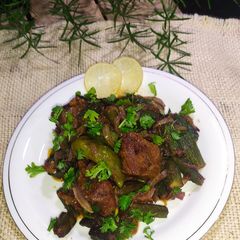 A picture of Bhindi Gosht (okra).