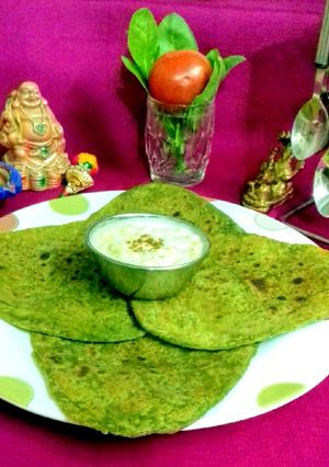 A picture of Palak-Paneer Paratha.