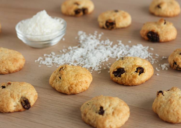 Steps to Make Speedy Coconut Raisin Cookies