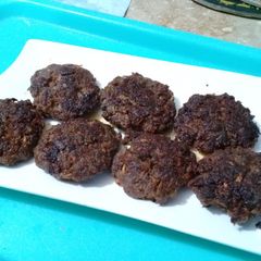 A picture of Kachay Qeeme k kabab.